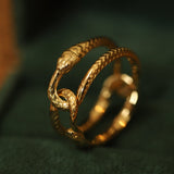Interlocking Serpent Ring in 18k Yellow Gold - Clio Saskia