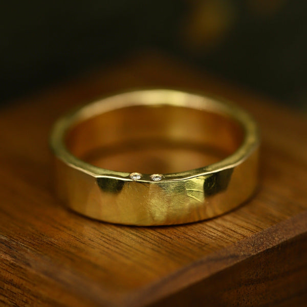 Bini Wedding Ring, 5mm with Diamonds - CLIO SASKIA